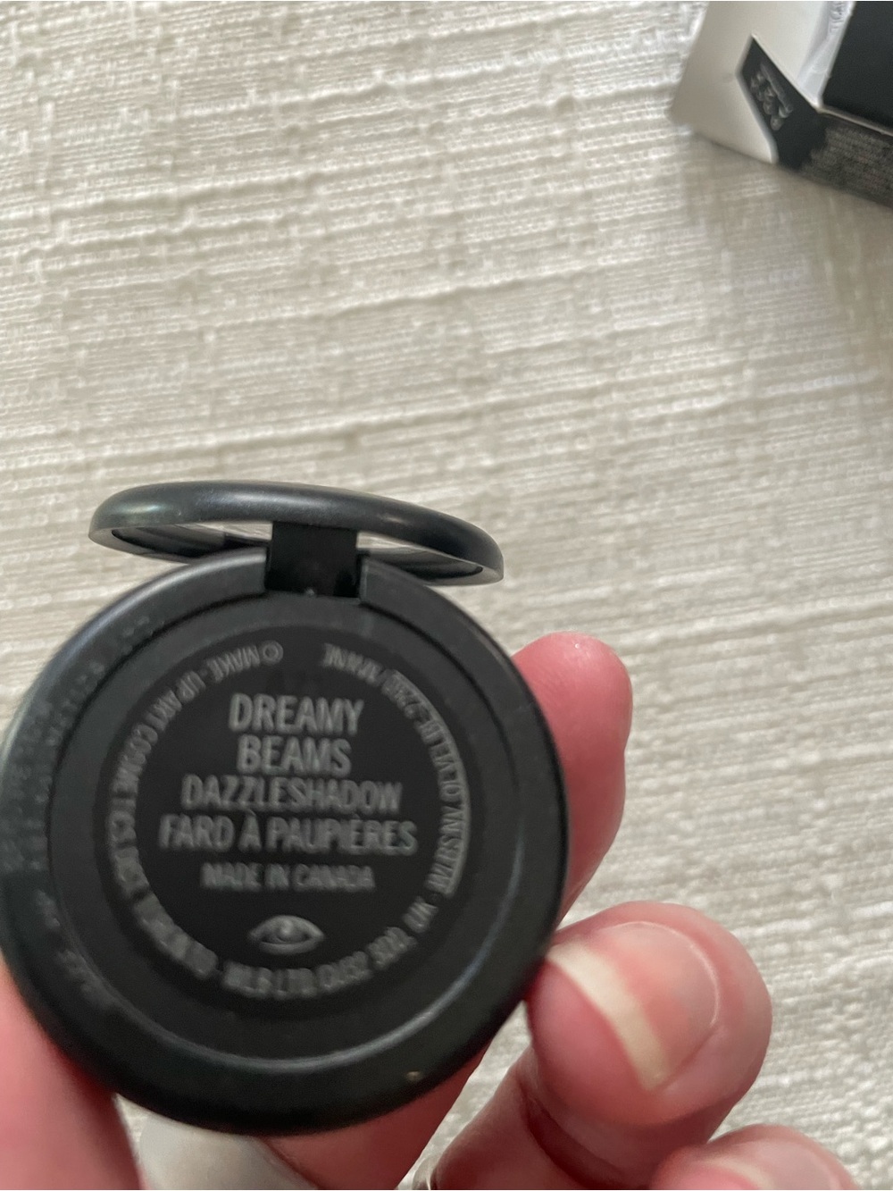 MAC Cosmetics Dazzleshadow Single Eyeshadow - Shimmery Dreamy Beams - Picture 4 of 6